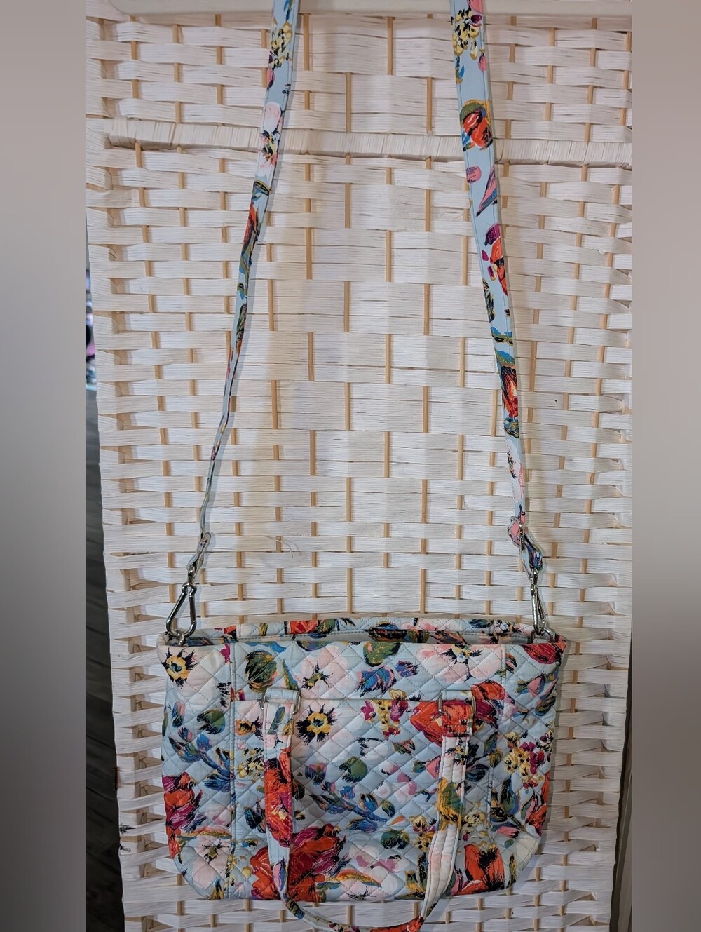 Vera Sea Air Floral Pattern.Brand New! Never used!! Retired Pattern - Picture 2 of 8